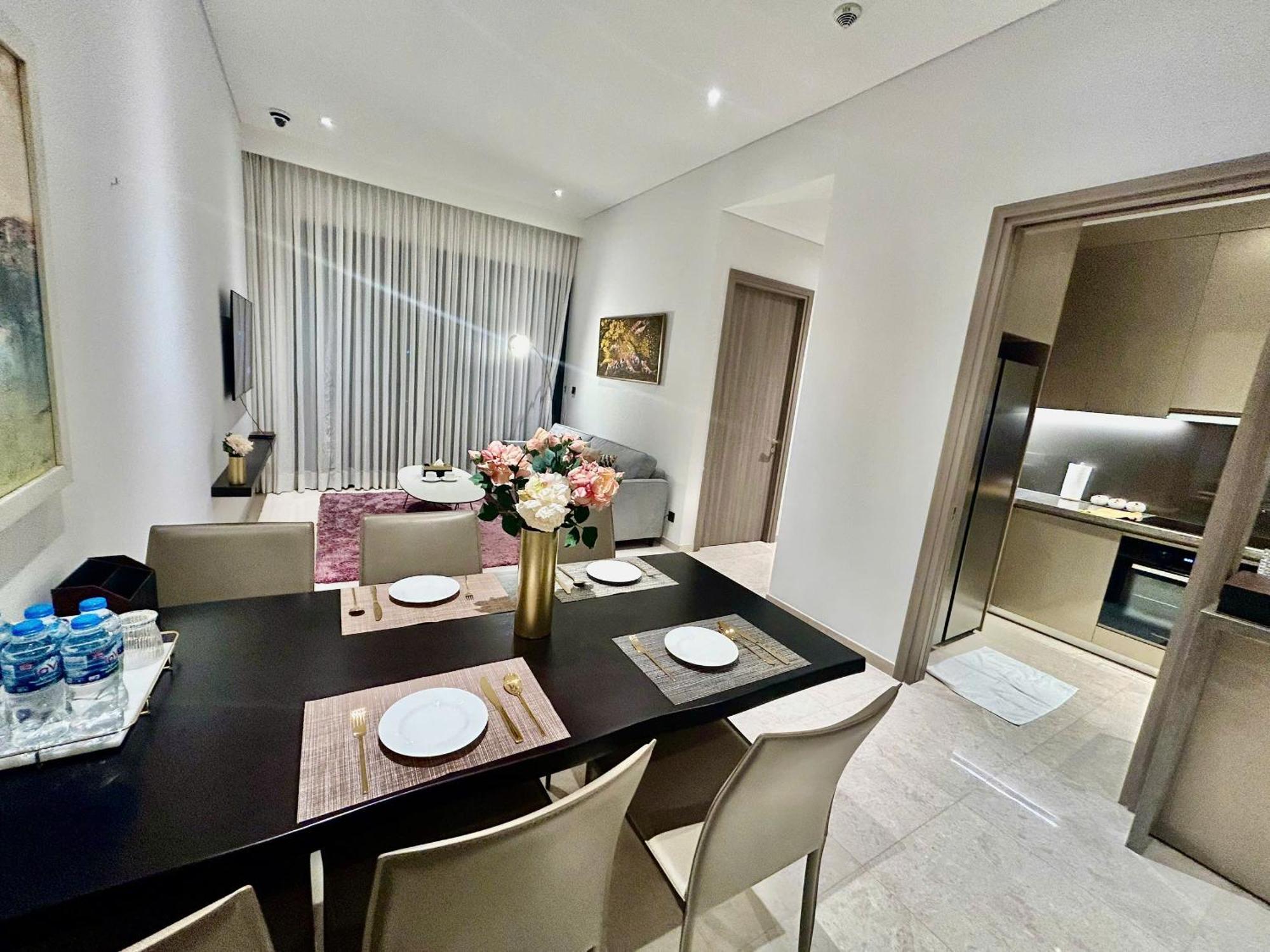 Căn hộ The Marq Three Bedroom- Free Tour Package 29b Nguyen Dinh Chieu St *
